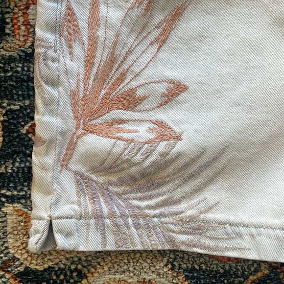 American Eagle Outfitters Embroidered High Rise “Mom”Jean Shorts - Picture 4 of 8